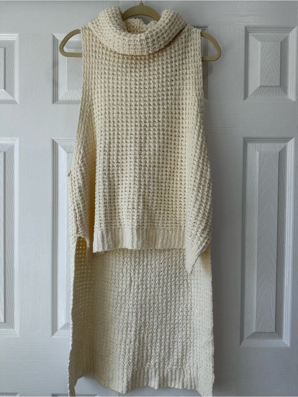 Free People Skyscraper Turtleneck Knit Sweater Vest Cream/ Ivory